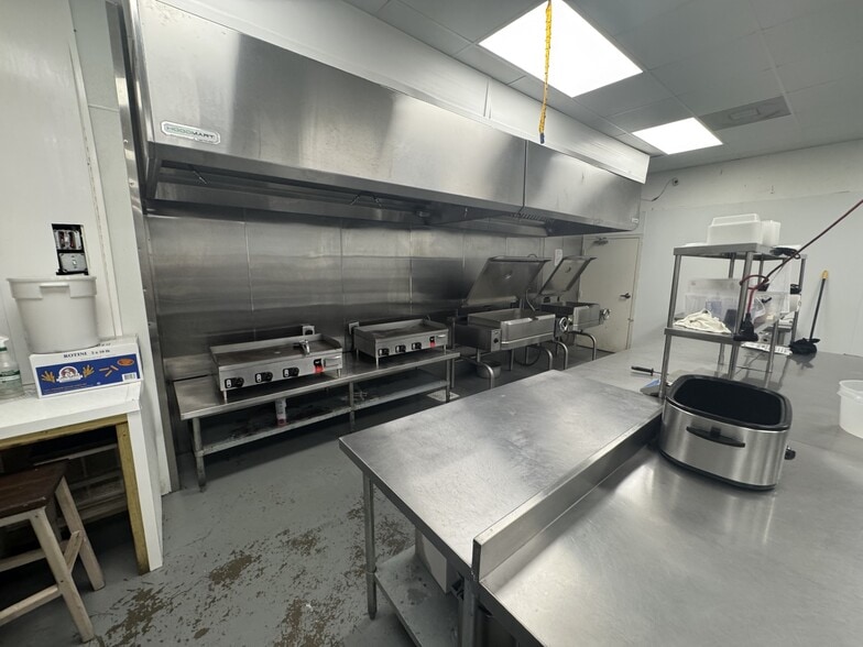 3102 S Ruby Ave, Gonzales, LA for lease - Building Photo - Image 2 of 7