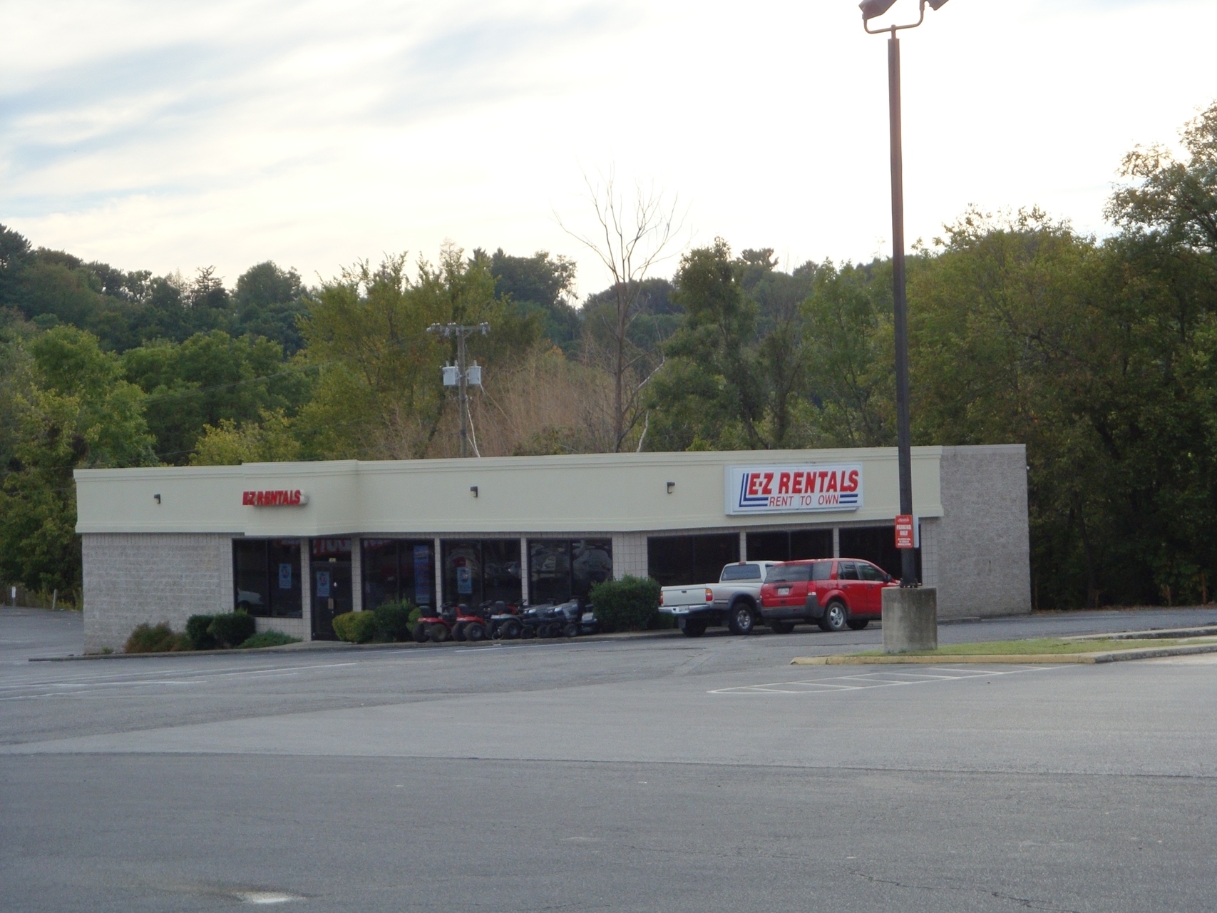 1407 E Stone Dr, Kingsport, TN 37660 - Retail for Lease | LoopNet