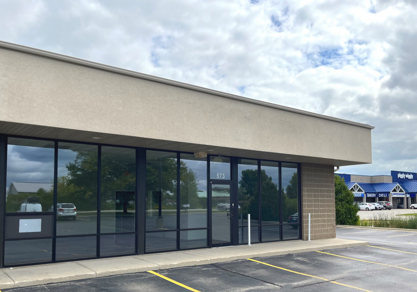 565 Swan Rd, De Pere, WI for lease - Building Photo - Image 2 of 6