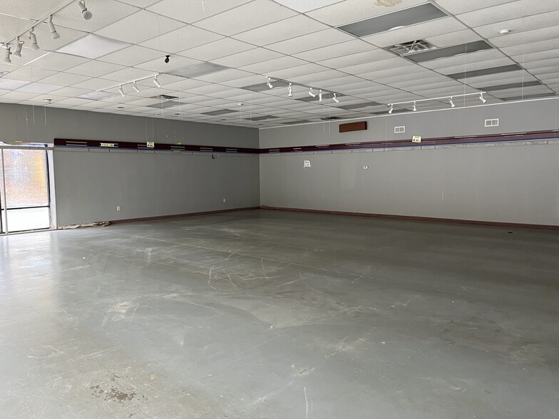 7977 Tara Blvd, Jonesboro, GA for lease - Interior Photo - Image 2 of 15