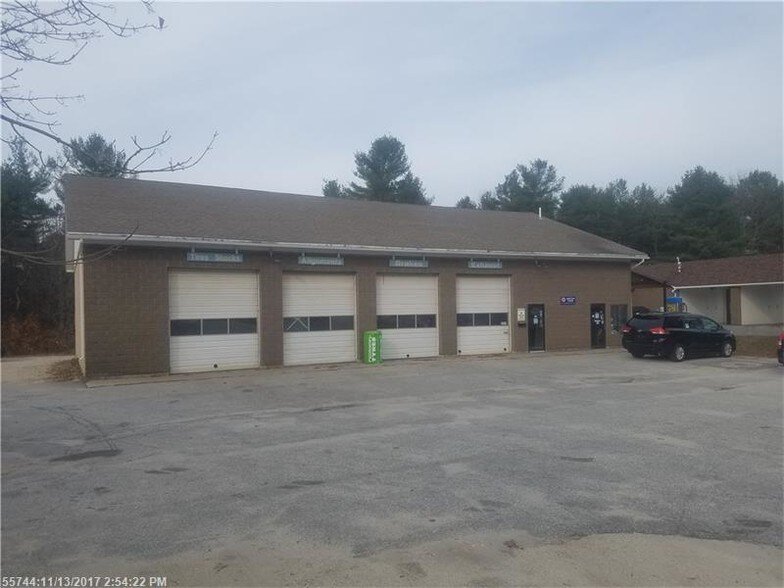 35 Lewiston Rd, Gray, ME 04039