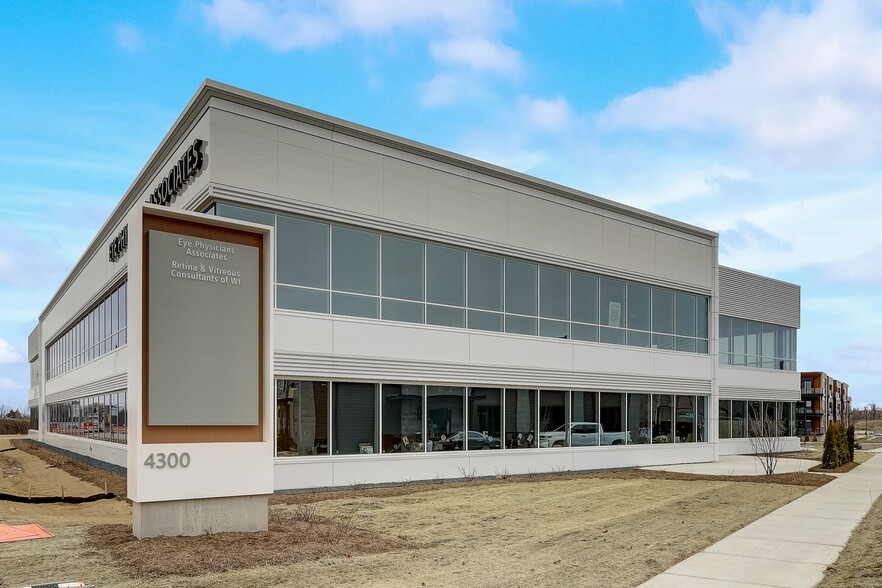 4300 W Layton Ave, Greenfield, WI for lease - Building Photo - Image 3 of 15