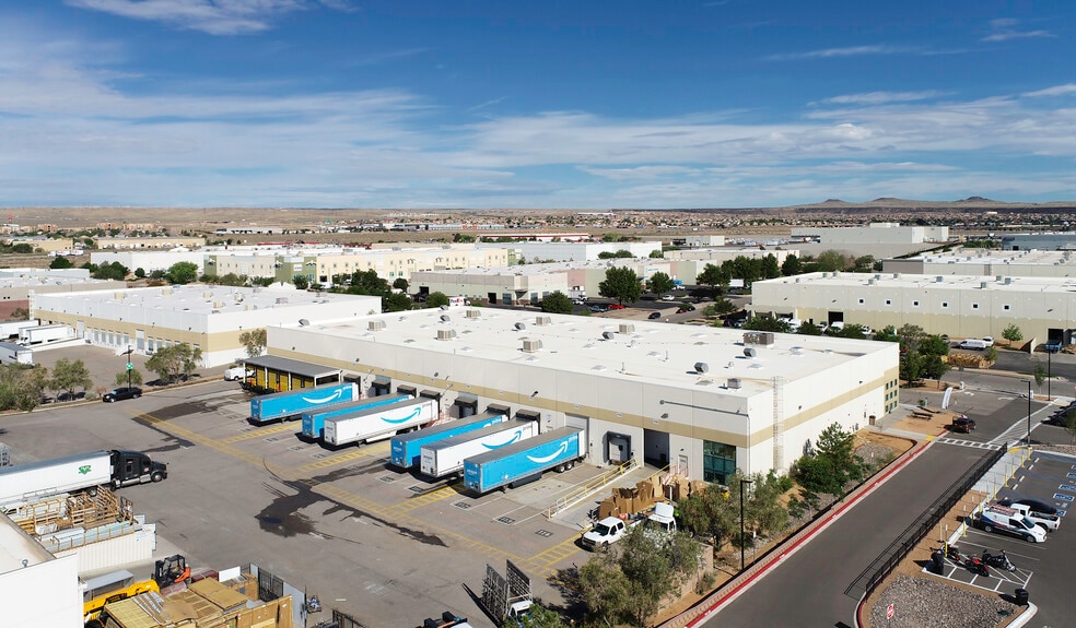 7300 Meridian Place & 7201 Bluewater Rd portfolio of 2 properties for sale on LoopNet.com - Building Photo - Image 3 of 7