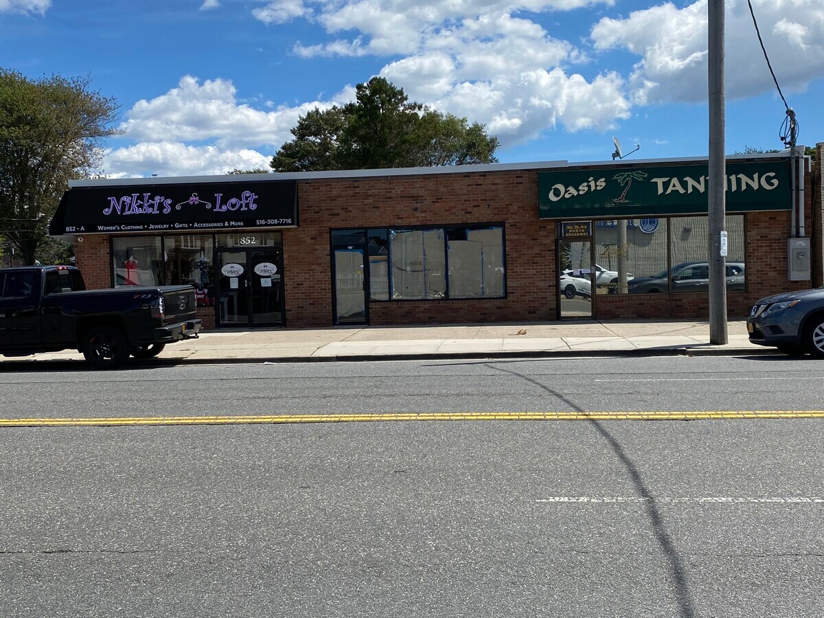 850852 N Broadway, North Massapequa, NY 11758