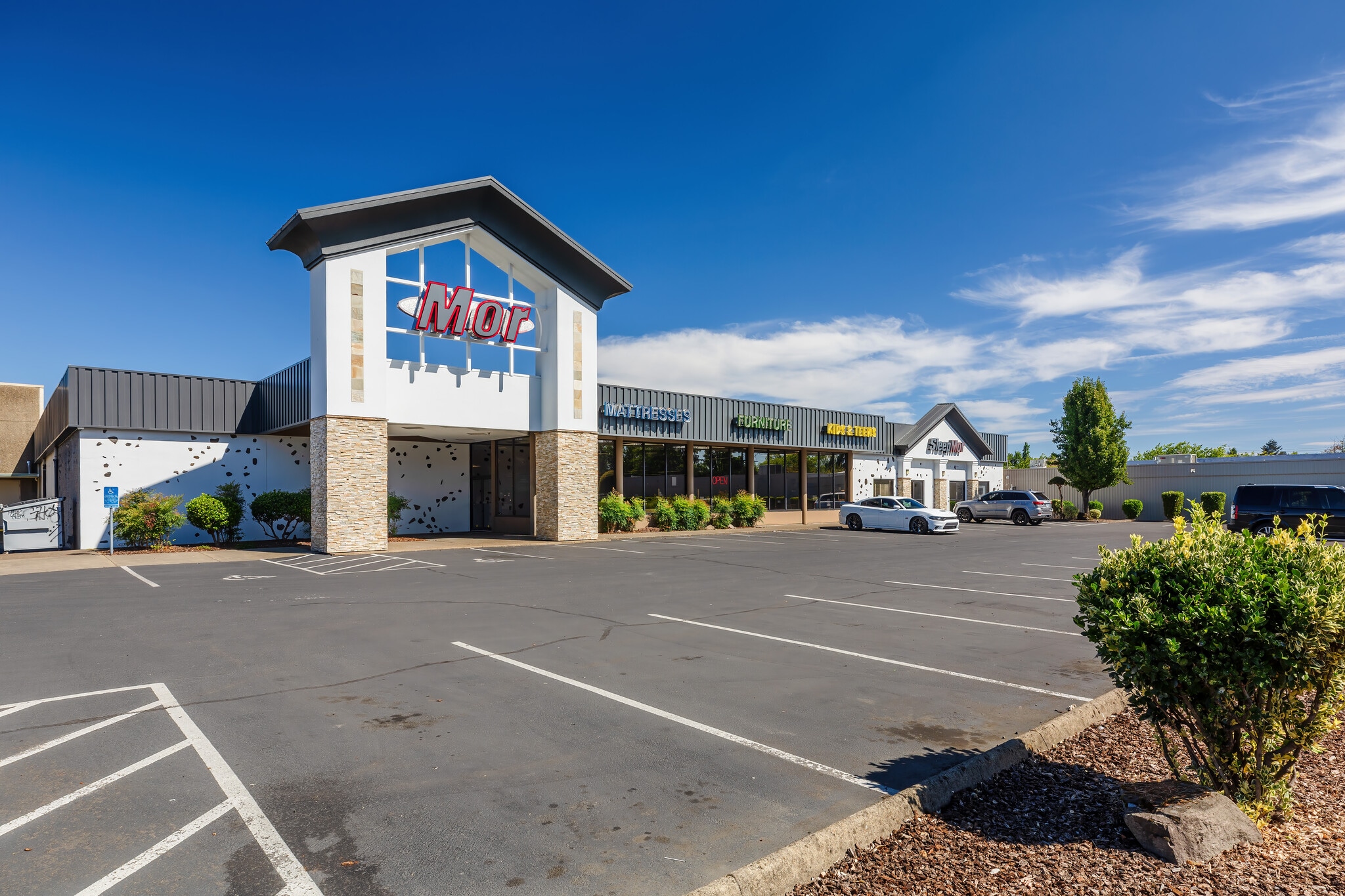 10015 SE Stark St, Portland, OR for sale Primary Photo- Image 1 of 7