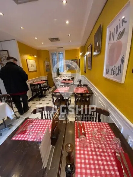 Retail in Paris for lease - Interior Photo - Image 3 of 9