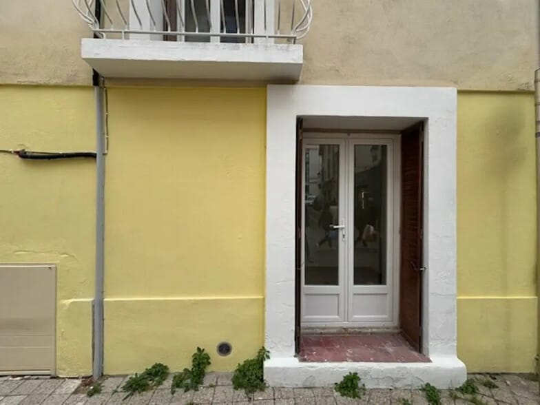 Retail in Orange for lease - Building Photo - Image 1 of 4