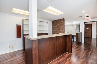 1125 S Beverly Dr, Los Angeles, CA for lease Interior Photo- Image 2 of 5