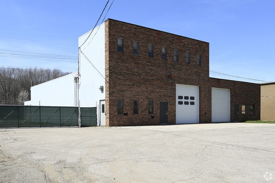 7730 Bond St, Glenwillow, OH 44139