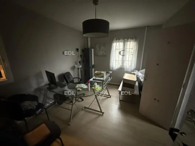 Flex in Coulommiers for sale - Building Photo - Image 3 of 13