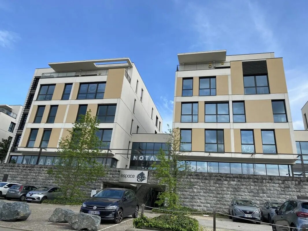 Office in Lyon for lease Building Photo- Image 1 of 40