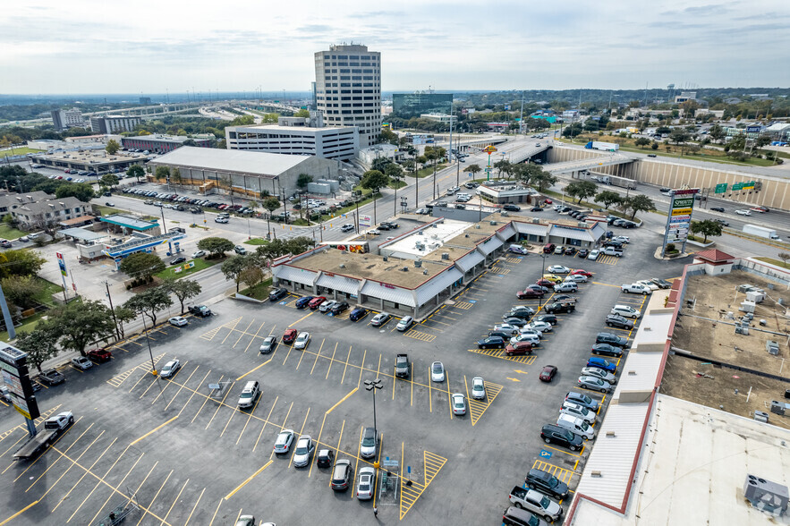 8021-8135 Callaghan Rd, San Antonio, TX for lease - Aerial - Image 2 of 2