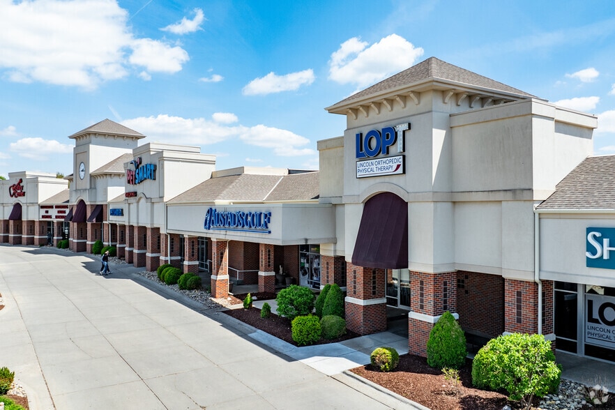 2801 Pine Lake Rd, Lincoln, NE for lease - Building Photo - Image 1 of 5