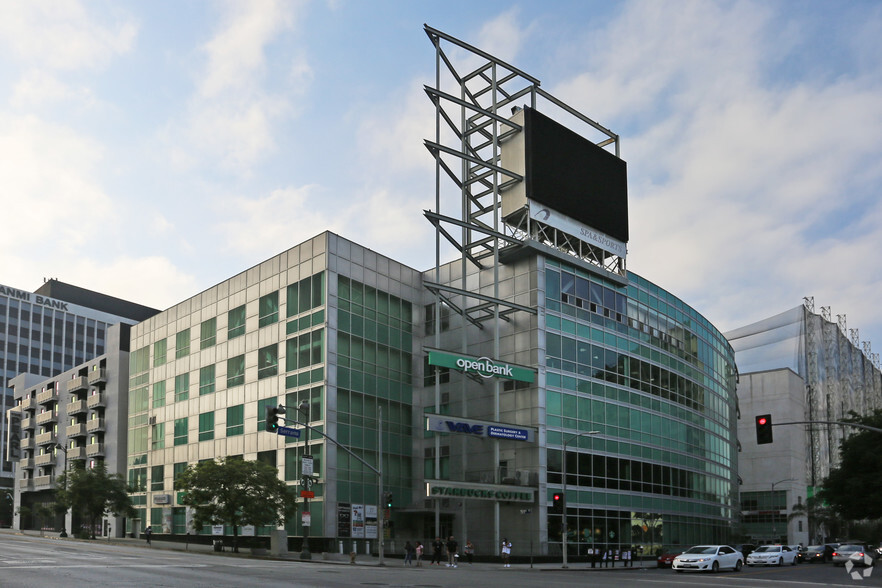 3680 Wilshire Blvd, Los Angeles, CA for lease - Primary Photo - Image 1 of 24