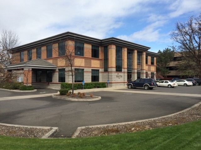 1501 E McAndrews Rd, Medford, OR for lease - Building Photo - Image 1 of 5