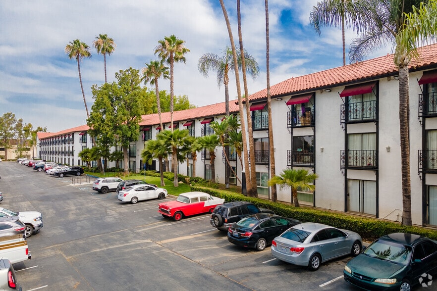 1211 E Garvey St, Covina, CA for sale - Primary Photo - Image 1 of 1