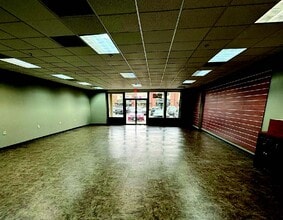 1130-1148 Wallace Rd NW, Salem, OR for lease Interior Photo- Image 2 of 3