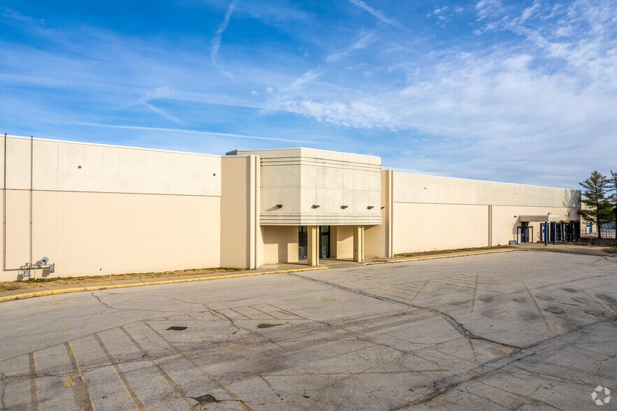 1111 E Army Post Rd, Des Moines, IA for lease - Primary Photo - Image 3 of 7