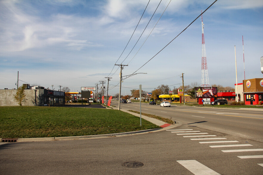 3109 Belvidere Rd, Waukegan, IL for lease - Building Photo - Image 3 of 9