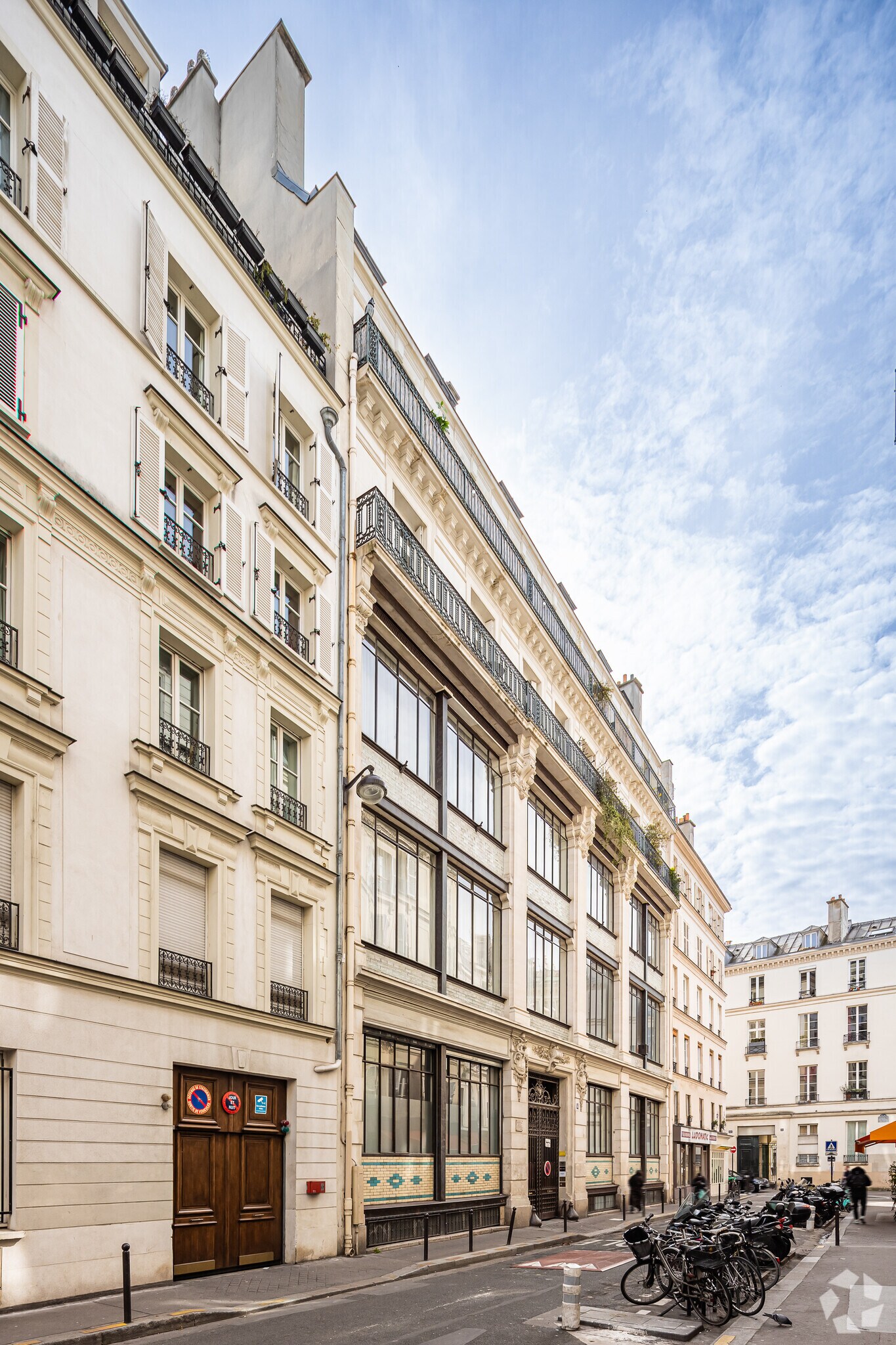 4 Rue Martel, Paris for lease Primary Photo- Image 1 of 4