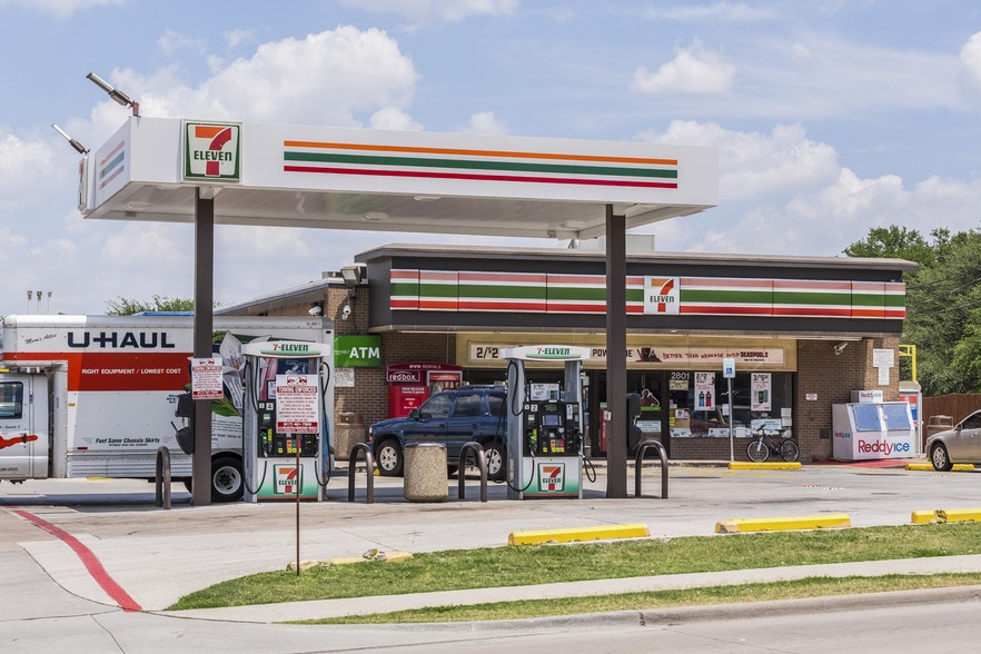 2801-2811 E Park Row Dr, Arlington, TX for sale - Building Photo - Image 1 of 1