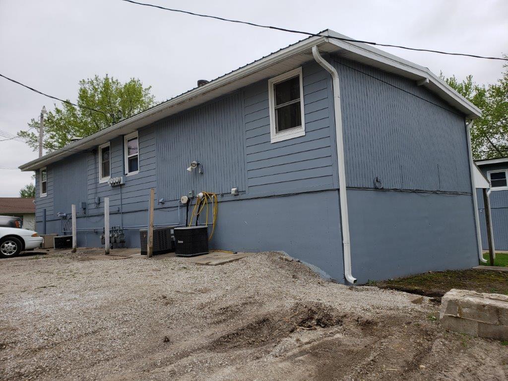 810 Howard St, Effingham, KS 66023 Howard Ave Apartments