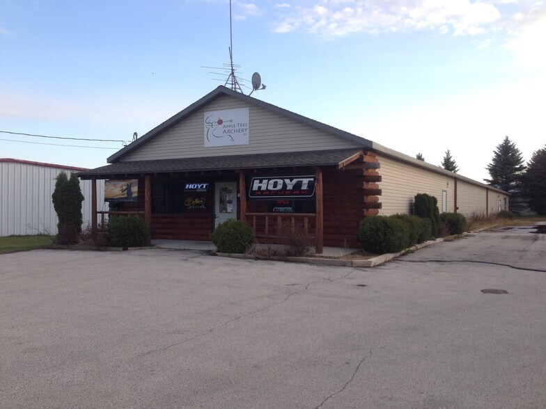 3009 Menasha Ave, Manitowoc, WI for sale - Primary Photo - Image 1 of 1