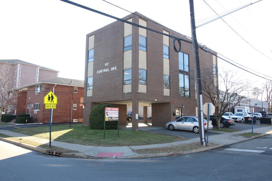 117 Central Ave, Hackensack, NJ 07601