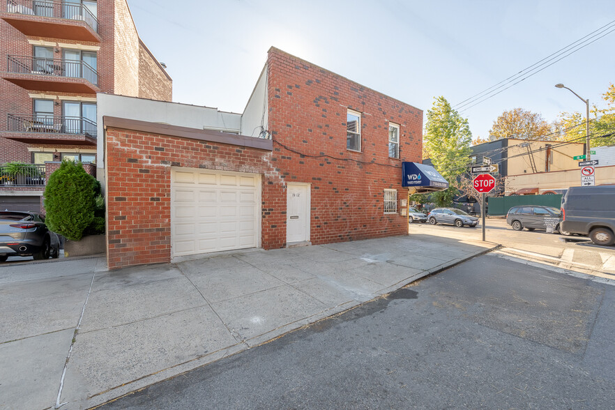 1802 26th Rd, Astoria, NY for sale - Building Photo - Image 3 of 19