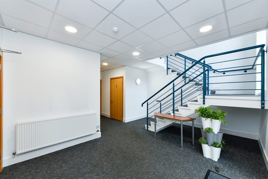 Bostock Ln, Nottingham for lease - Interior Photo - Image 2 of 7