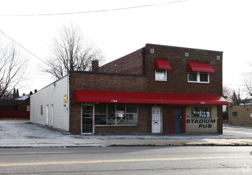 1749-1751 S Main St, Akron, OH for lease - Building Photo - Image 3 of 5