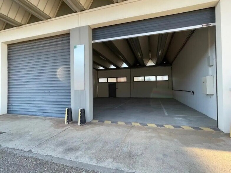 Flex in Vendargues for lease - Building Photo - Image 3 of 23