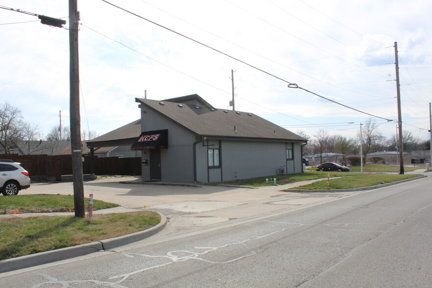 901 E Loula St, Olathe, KS for lease - Building Photo - Image 3 of 6