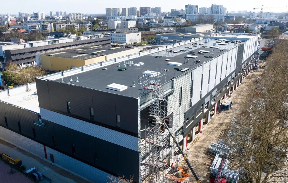 17 Rue Albert Einstein, Bobigny for lease - Building Photo - Image 2 of 5