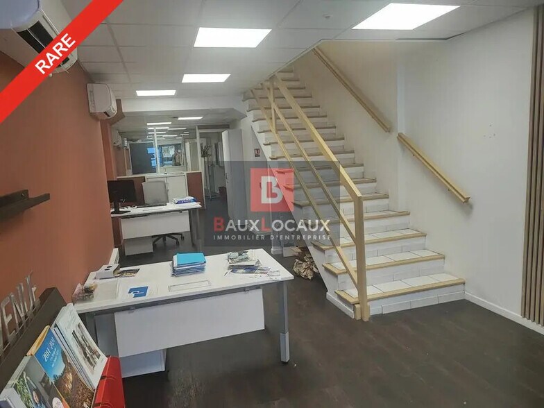 Retail in Salon-de-Provence for lease - Interior Photo - Image 2 of 7