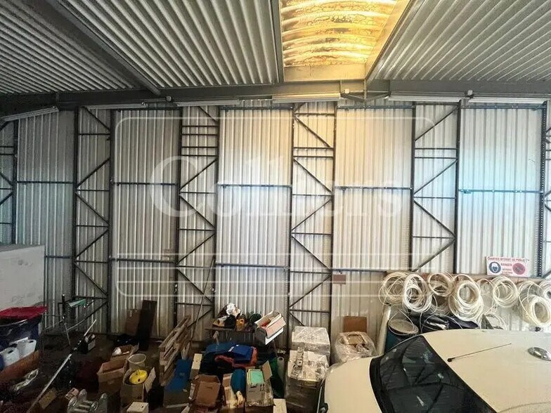 Office in Vitrolles for lease - Interior Photo - Image 3 of 6