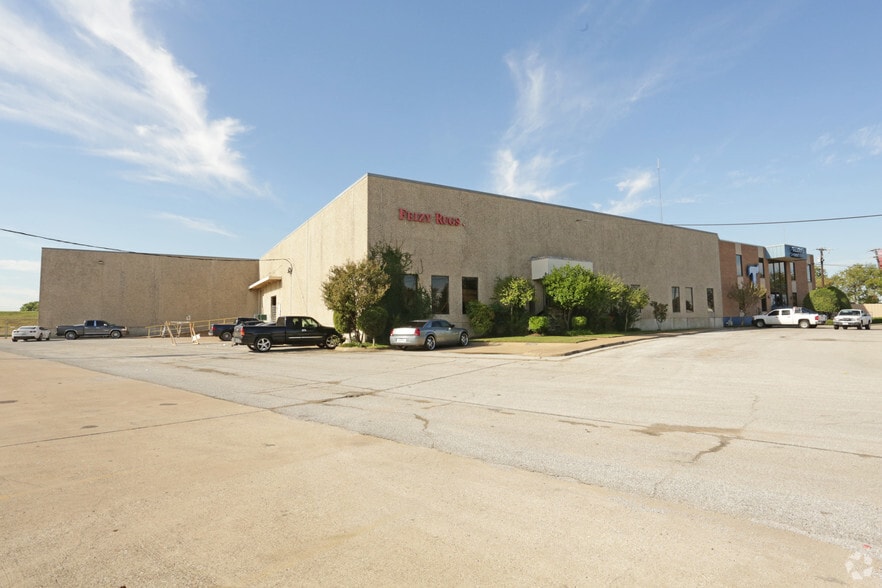 2233 Irving Blvd, Dallas, TX for lease - Building Photo - Image 2 of 2