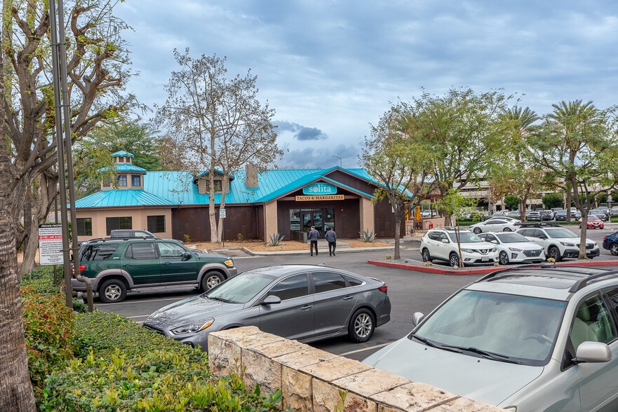 2438 E Katella Ave, Anaheim, CA for lease - Building Photo - Image 3 of 7