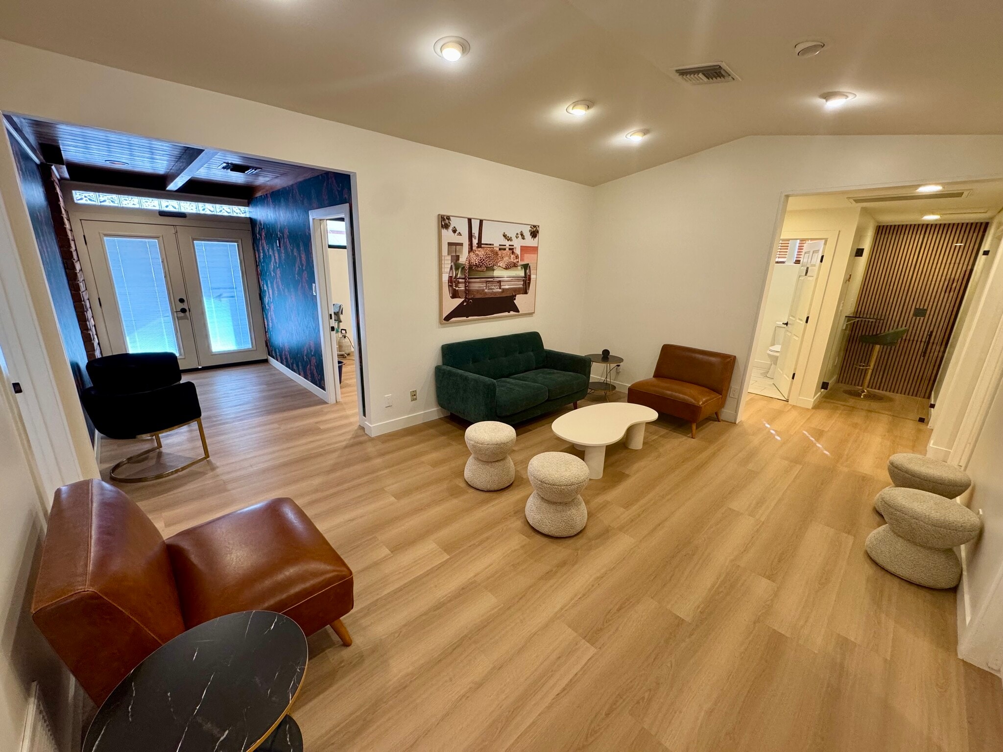 51 E Monterey Way, Phoenix, AZ for lease Lobby- Image 1 of 26