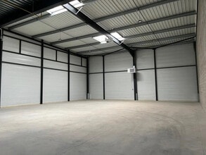 2 Avenue Louis Bleriot, Frépillon for lease Building Photo- Image 2 of 8