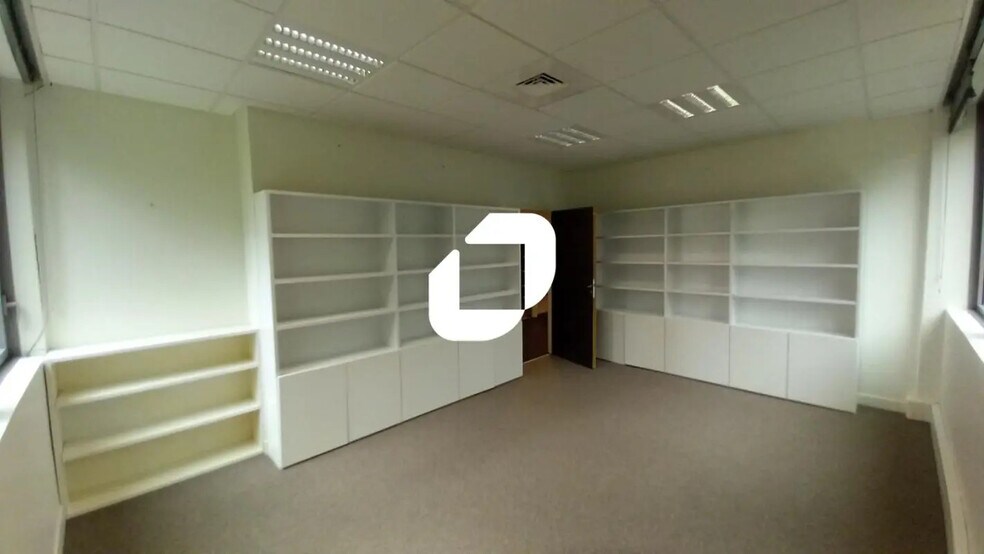 Office in Marcq-en-Baroeul for lease - Interior Photo - Image 2 of 10