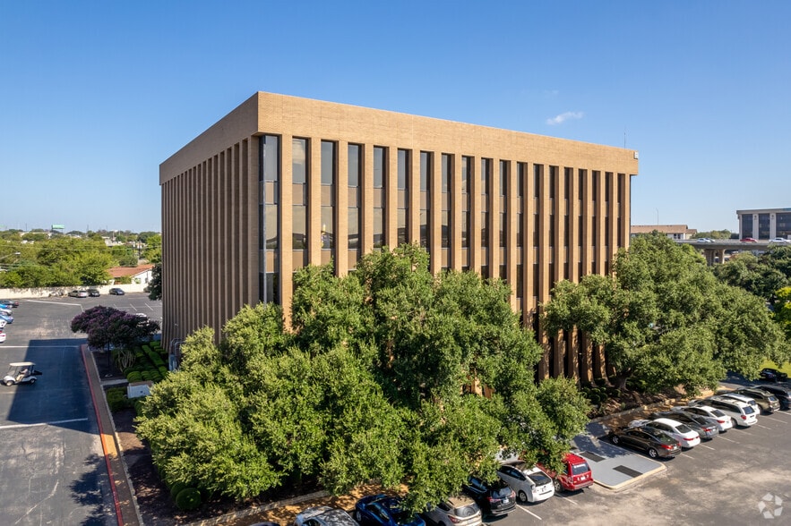 7600 Chevy Chase Dr, Austin, TX for lease - Building Photo - Image 1 of 7