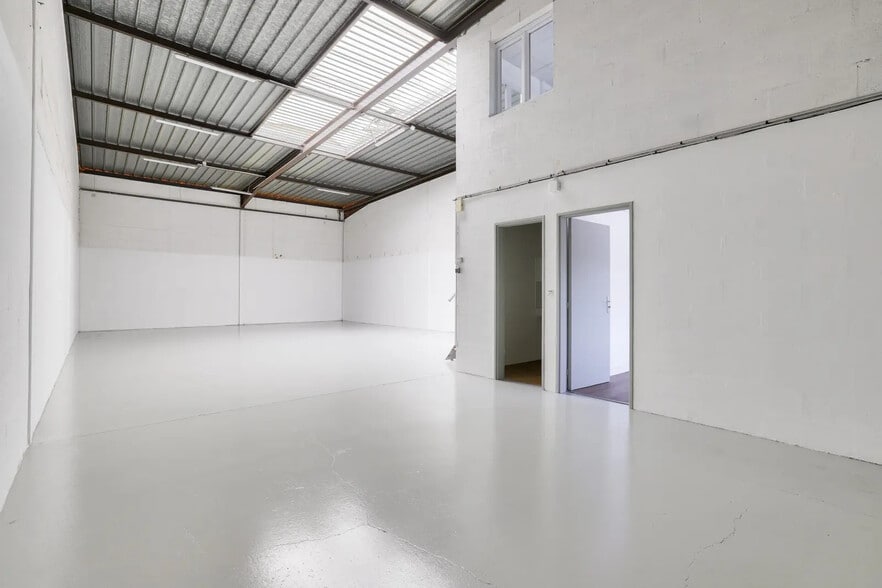 Flex in SAINT-OUEN-L'AUMONE for lease - Interior Photo - Image 2 of 9