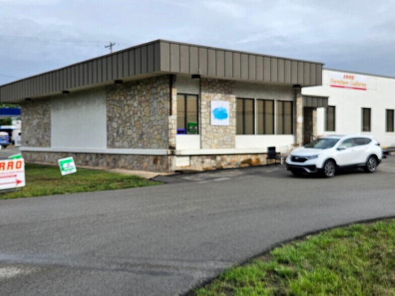 301 Unity Center Rd, Pittsburgh, PA for sale - Building Photo - Image 1 of 1