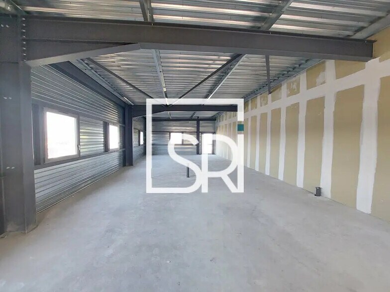 Office in Pont-du-Château for lease - Interior Photo - Image 2 of 22