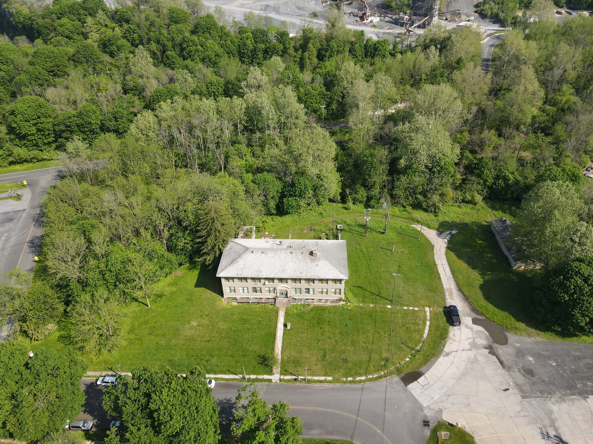 3948 Portland St, Coplay, PA 18037 North Whitehall Office Bldg