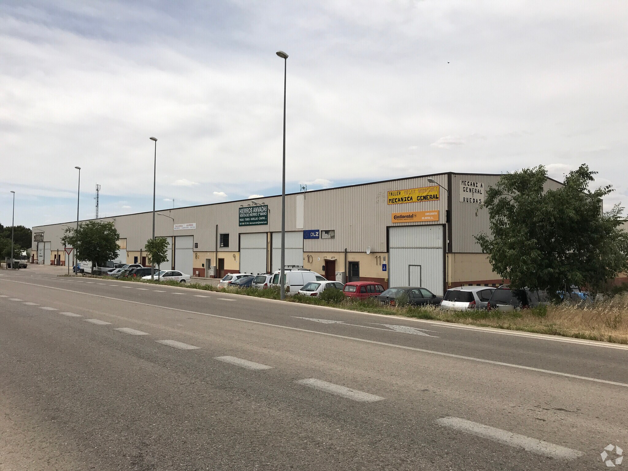 Industrial in Santorcaz, Madrid for sale Primary Photo- Image 1 of 1
