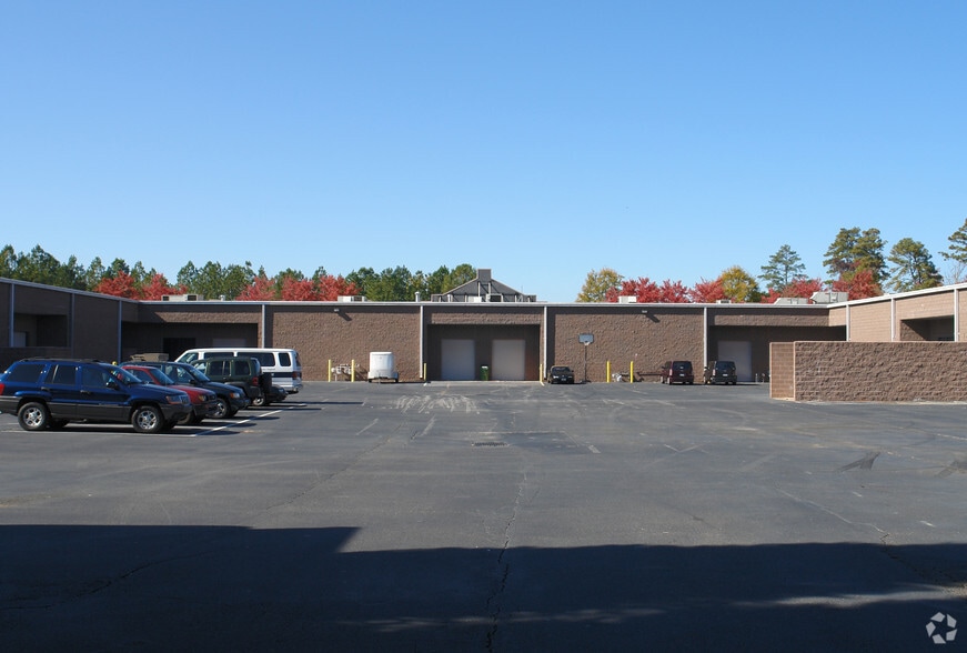 1335 Northmeadow Pky, Roswell, GA for lease - Building Photo - Image 3 of 4