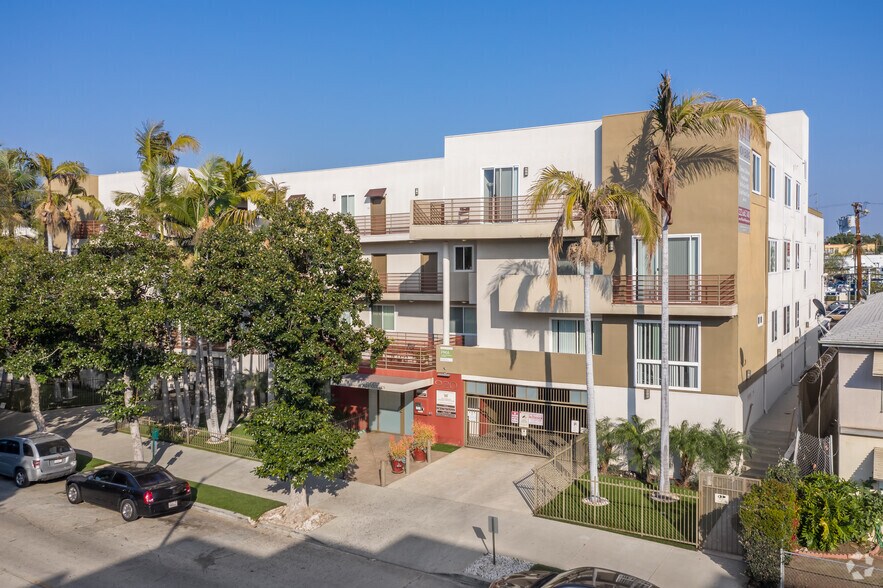 920 Wilcox Ave, Los Angeles, CA 90038