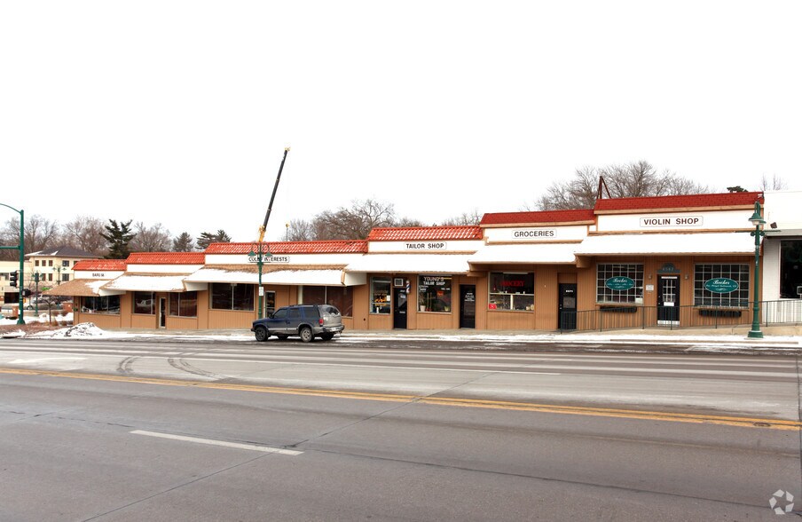 65816587 University Ave, Windsor Heights, IA 50324